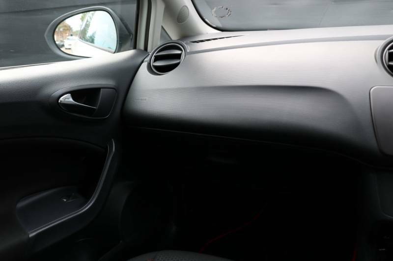 Seat Ibiza 1.2L Tsi Fr 104 Bhp White #13