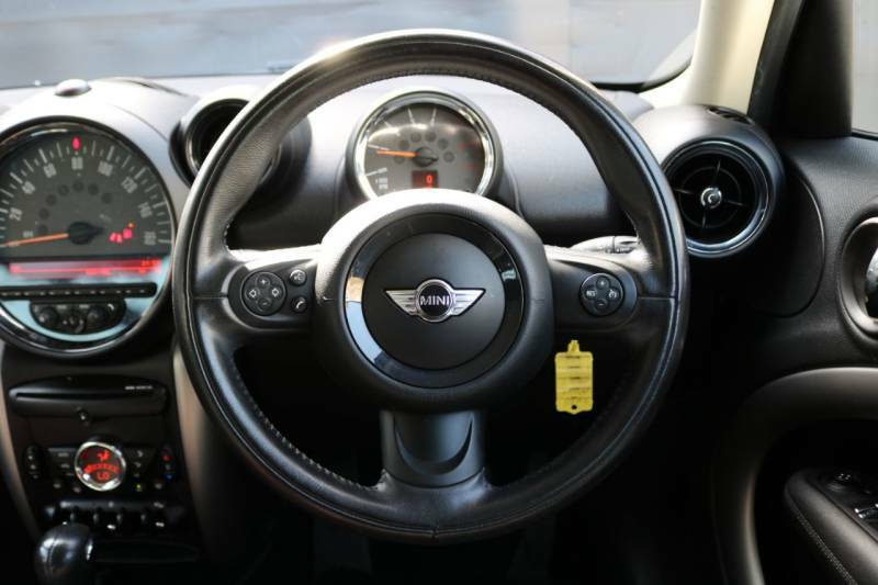 Mini Countryman Cooper White #16