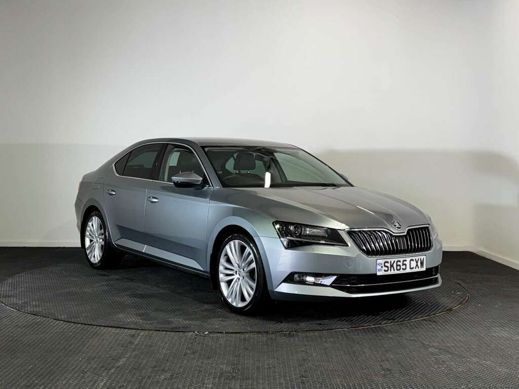 Skoda Superb 2.0 Tdi Se L Executive Hatchback Grey