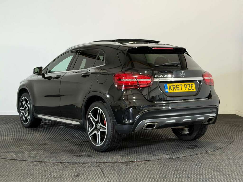 Mercedes-Benz GLA Class 1.6 Gla200 Amg Line Premium Plus Suv KR67PZE Black #5