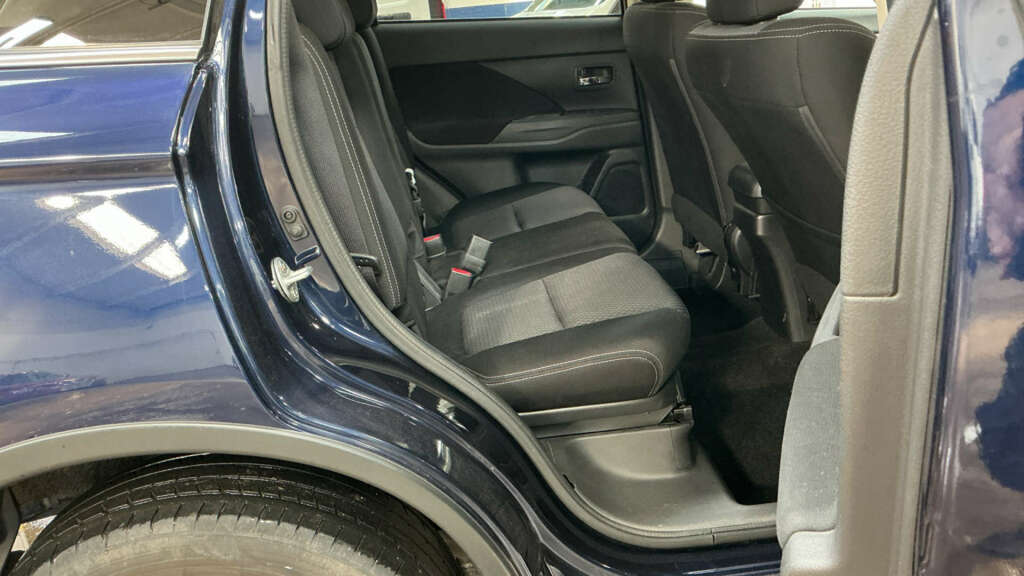 Mitsubishi Outlander 2.0 Juro Cvt Red #11