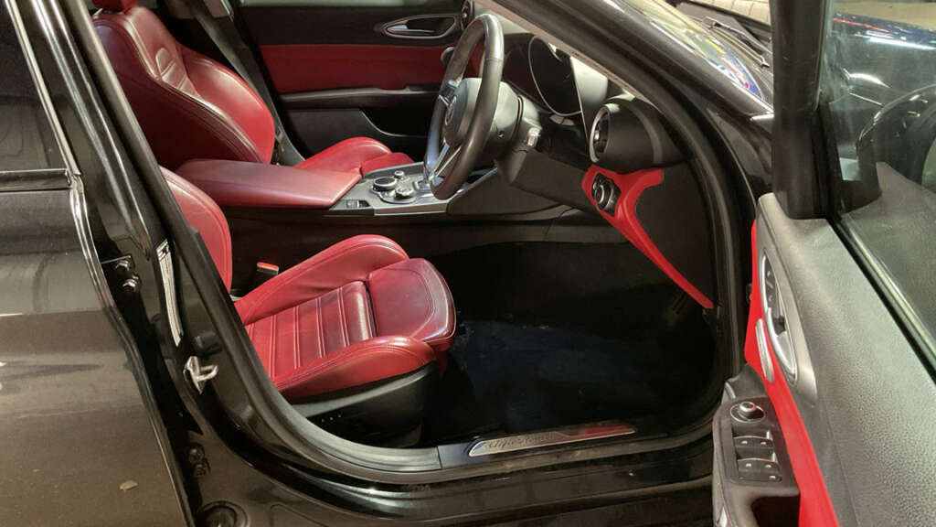 Alfa Romeo Giulia 2.9 L V6 Bi-t Quadrifoglio Red #8