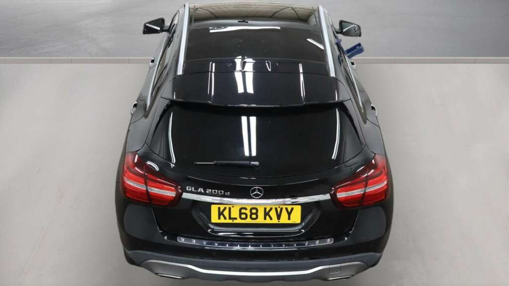 Mercedes-Benz GLA Class 2.1 Gla200d Sport Premium Plus Suv 7G Black #6