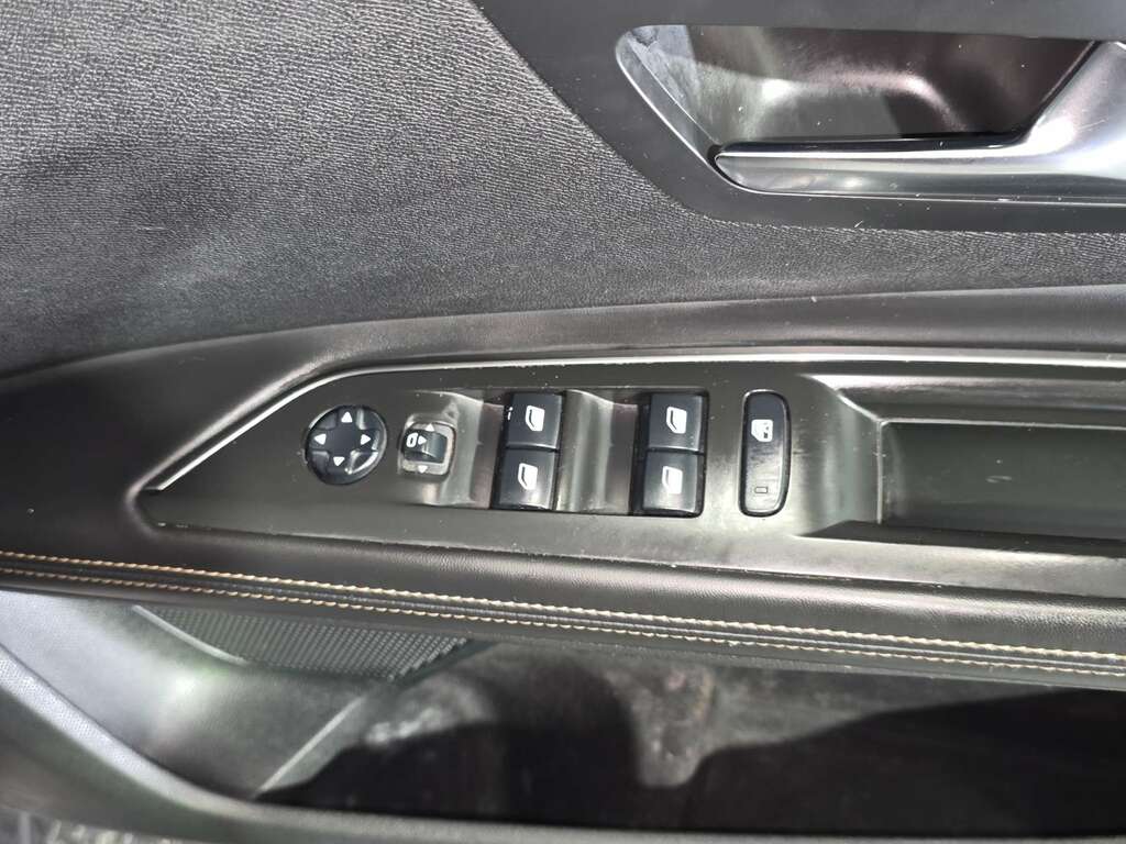 Peugeot 5008 Ss Active White #38
