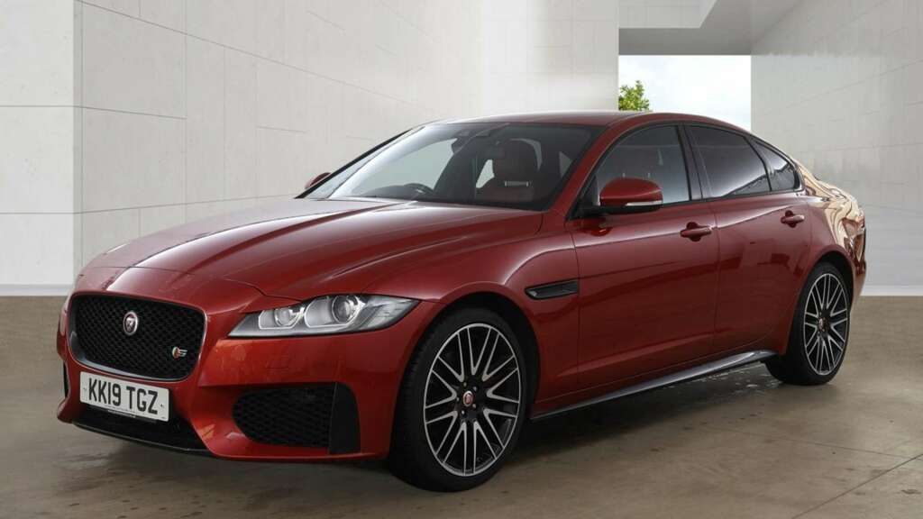 Jaguar XF 3.0D V6 S Saloon Euro 6 Ss 300 Red