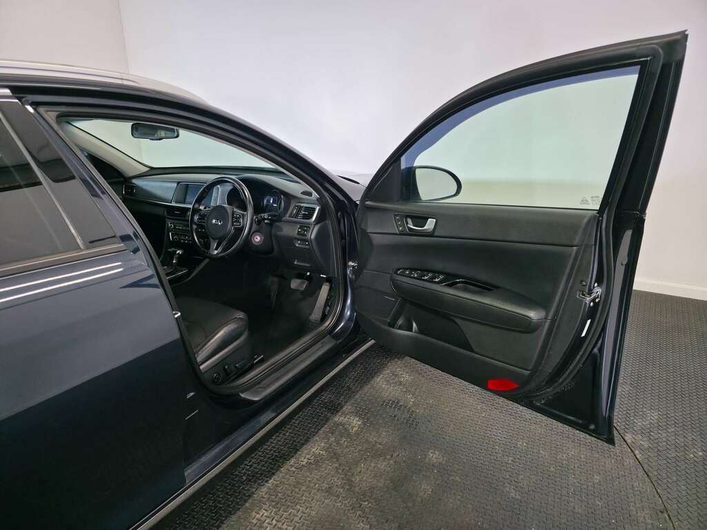 Kia Optima 1.7 Crdi 3 Saloon Euro 6 S S White #24