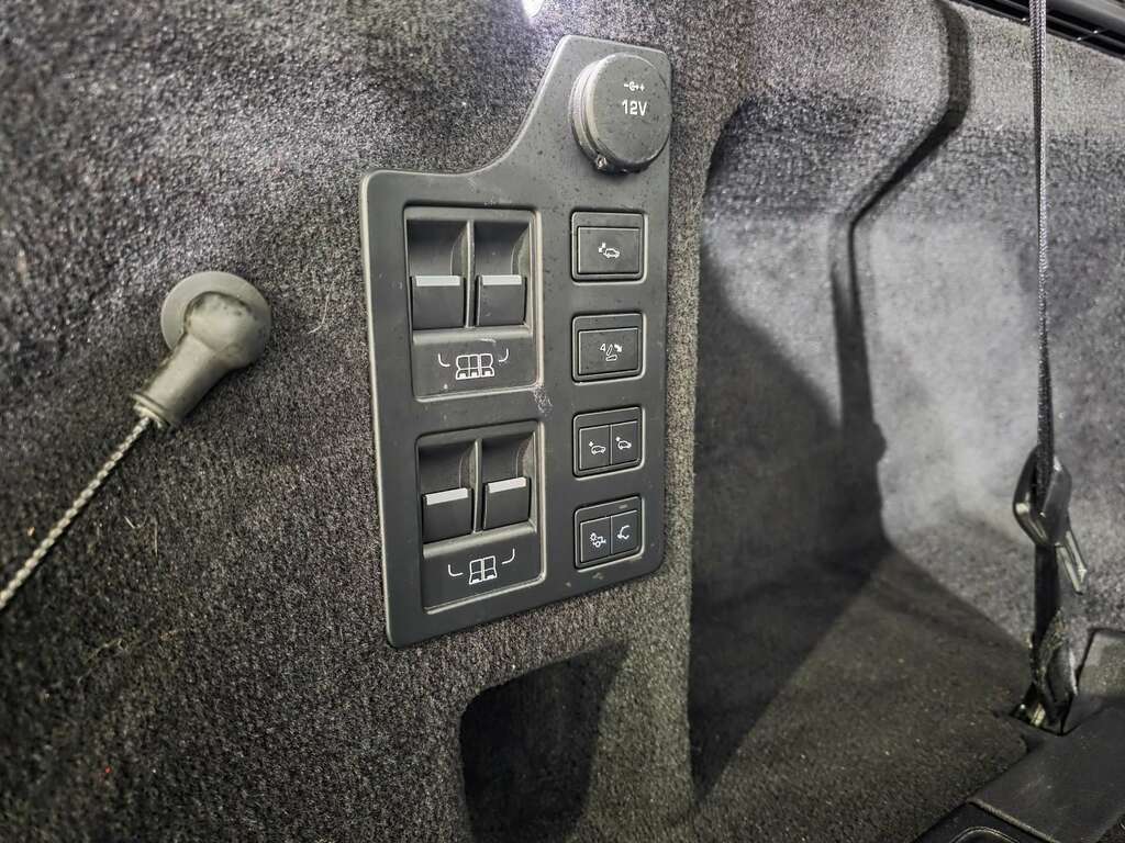 Land Rover Discovery 2.0 Td4 Se Tech 180 Bhp Blue #23