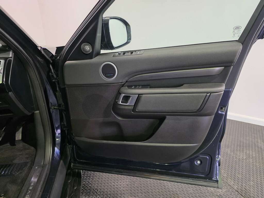 Land Rover Discovery 2.0 Td4 Se Tech 180 Bhp Blue #25