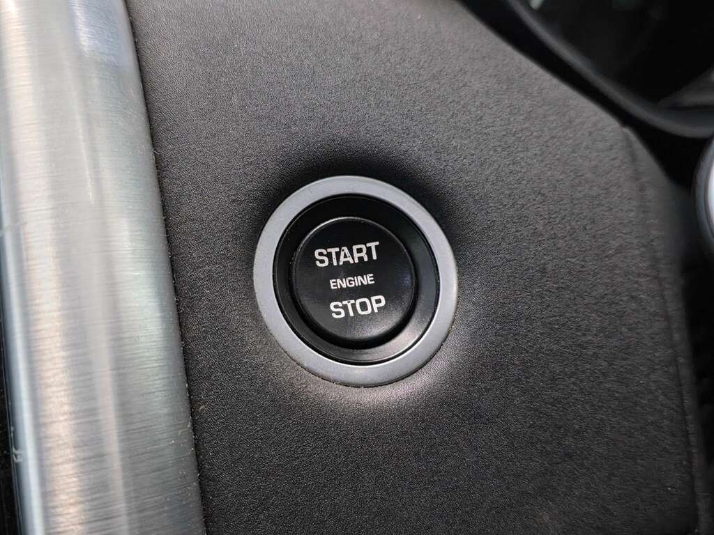 Land Rover Discovery 2.0 Td4 Se Tech 180 Bhp Blue #37