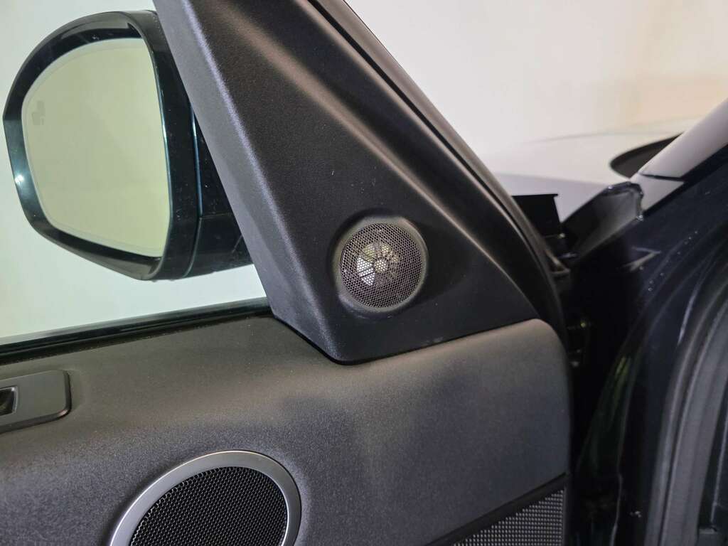 Land Rover Discovery 2.0 Td4 Se Tech 180 Bhp Blue #78