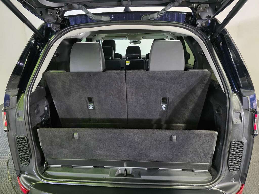 Land Rover Discovery 2.0 Td4 Se Tech 180 Bhp Blue #19