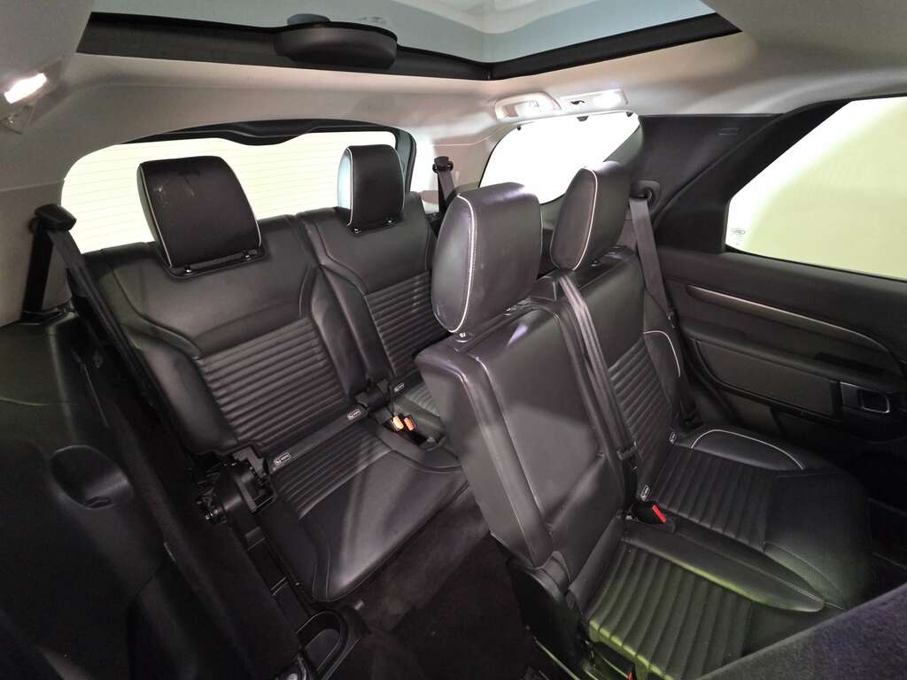Land Rover Discovery 2.0 Td4 Se Tech 180 Bhp Blue #59