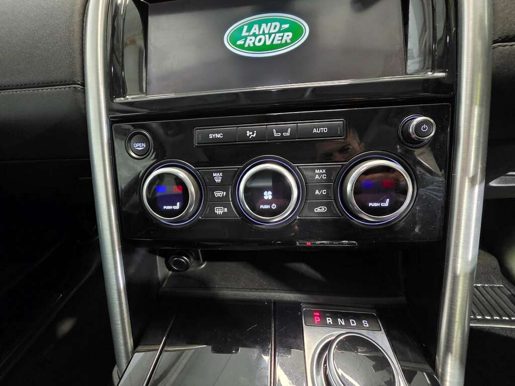 Land Rover Discovery 2.0 Td4 Se Tech 180 Bhp Blue #40