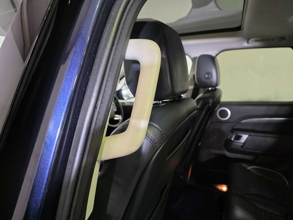 Land Rover Discovery 2.0 Td4 Se Tech 180 Bhp Blue #74
