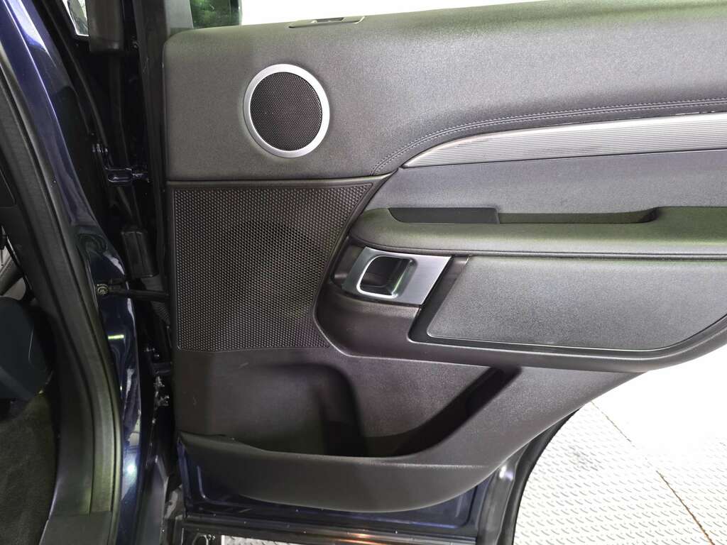 Land Rover Discovery 2.0 Td4 Se Tech 180 Bhp Blue #65