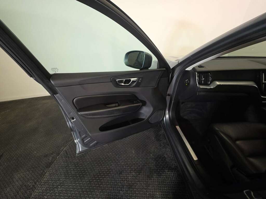 Volvo XC60 Inscription T5 Awd A White #52