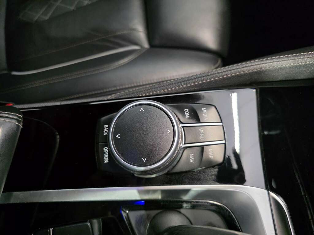 BMW 5 Series 520D M Sport Blue #31