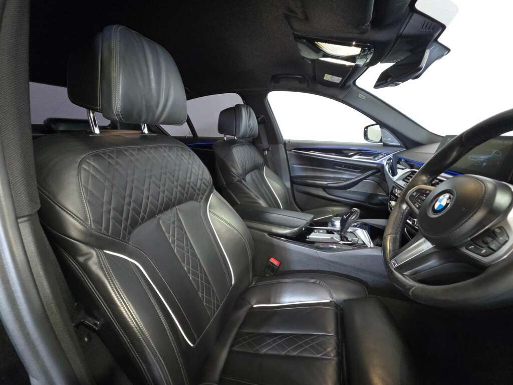 BMW 5 Series 520D M Sport Blue #9