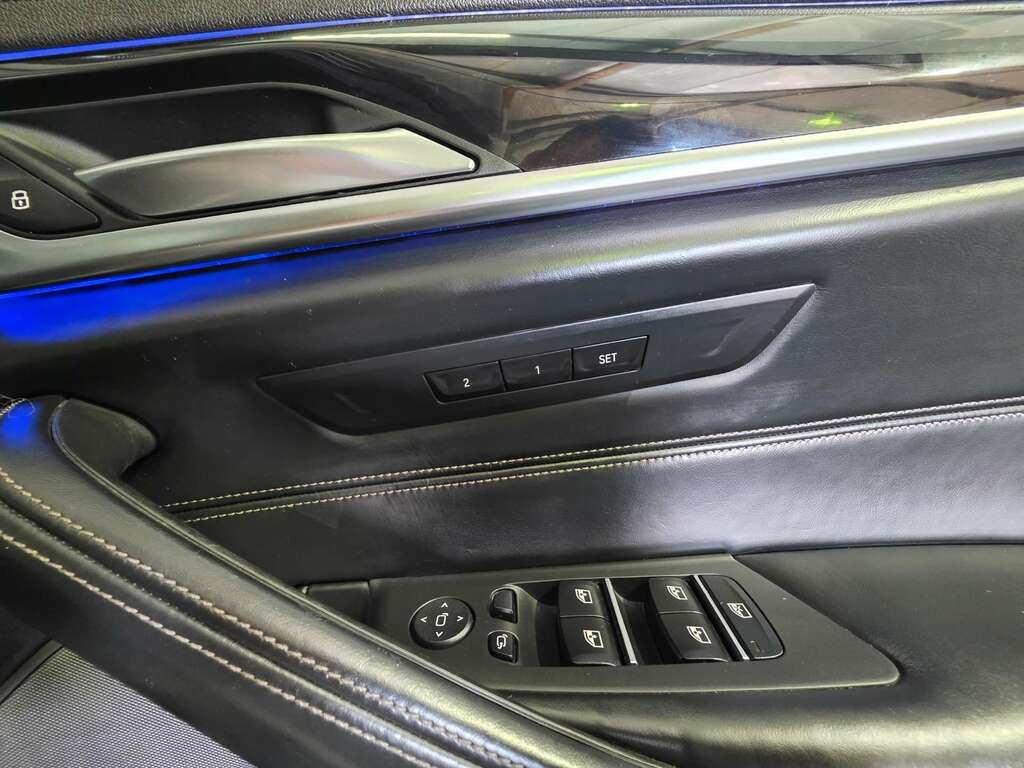 BMW 5 Series 520D M Sport Blue #40
