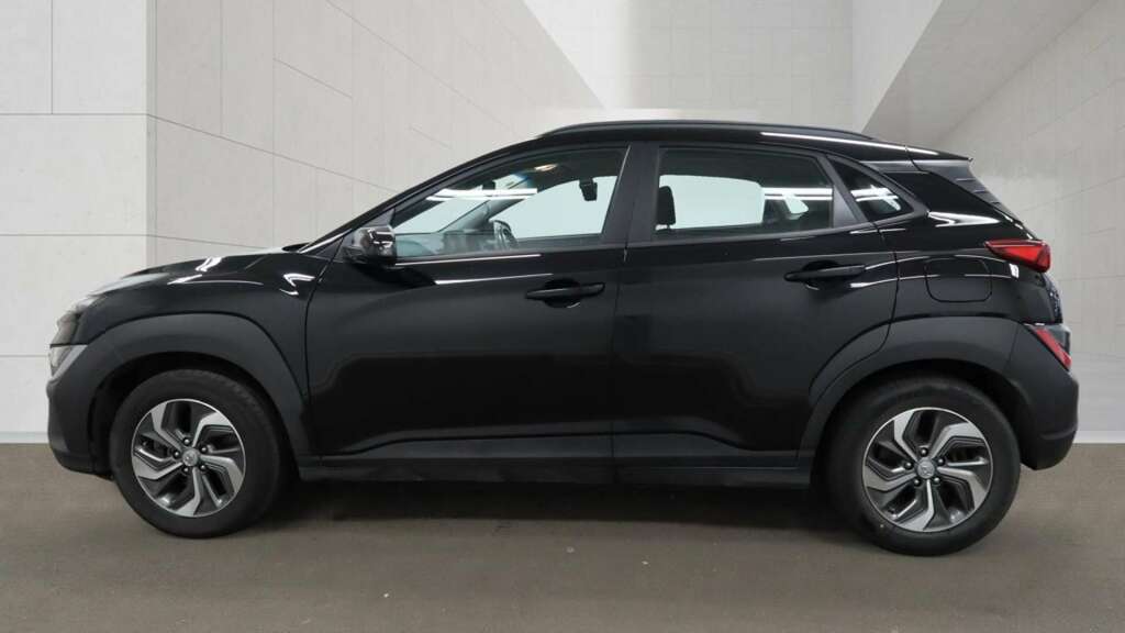 Hyundai Kona 1.6 H-gdi Se Connect Suv Hybrid Dct Eur Black #3