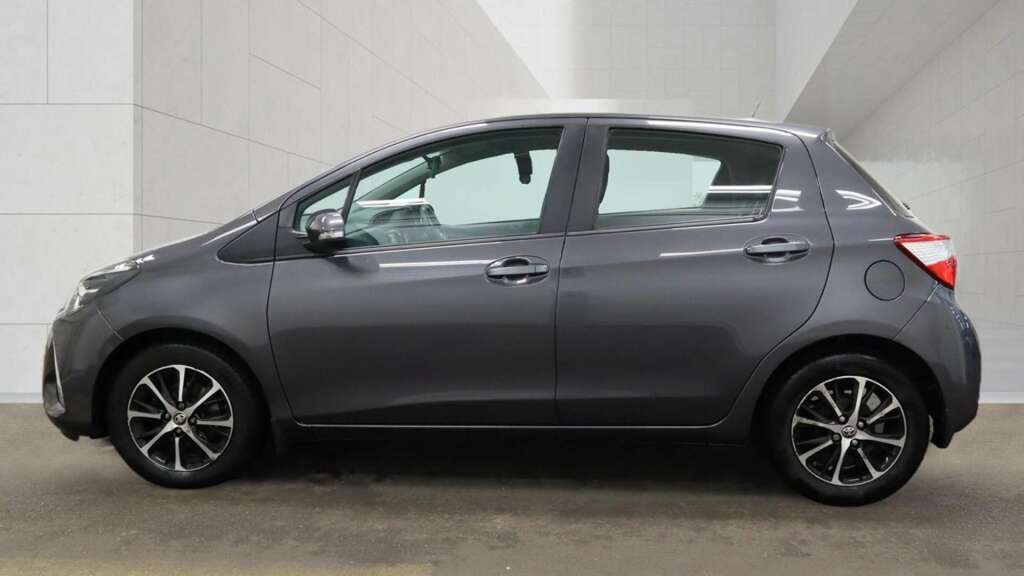 Toyota Yaris 1.5 Vvt-i Icon Tech Hatchback Cvt Euro Grey #3