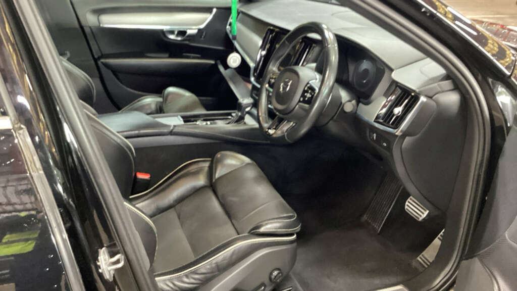 Volvo S90 Saloon White #9