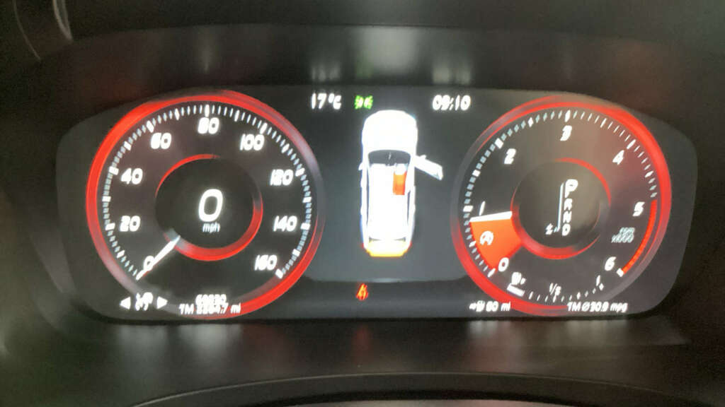 Volvo S90 Saloon White #7
