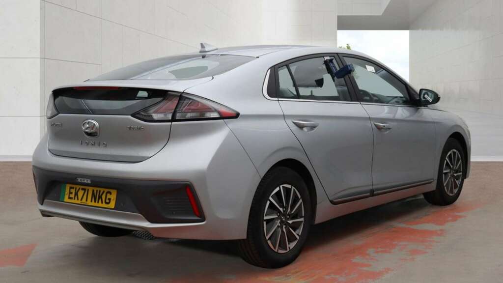 Hyundai Ioniq 38.3Kwh Premium Hatchback 136 P Silver #4