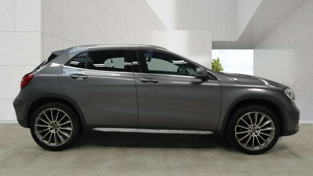 Mercedes-Benz GLA Class 1.6 Gla180 Amg Line Edition Suv 7G-dct Grey #5