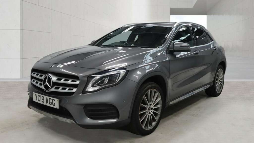 Mercedes-Benz GLA Class 1.6 Gla180 Amg Line Edition Suv 7G-dct Grey #2