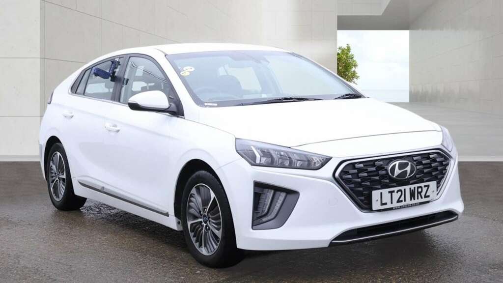 Hyundai Ioniq 1.6 H-gdi 8.9Kwh Premium Hatchback Plug White