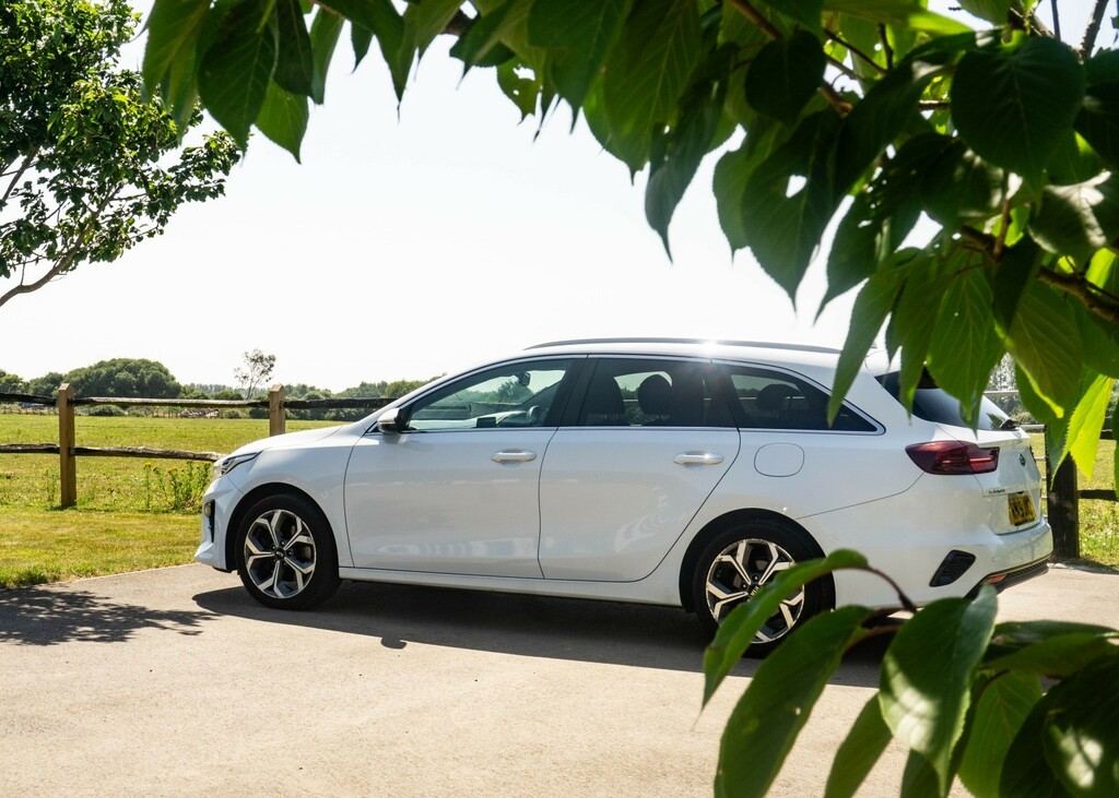 Kia Ceed 1.6 Crdi 3 2019 White #2