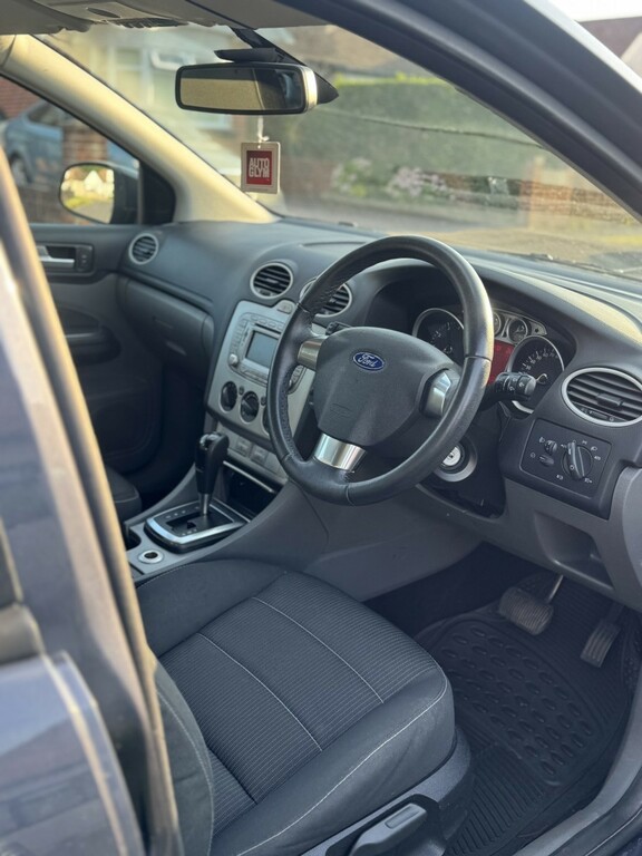 Ford Focus 1.6 Zetec Euro 5 White #8