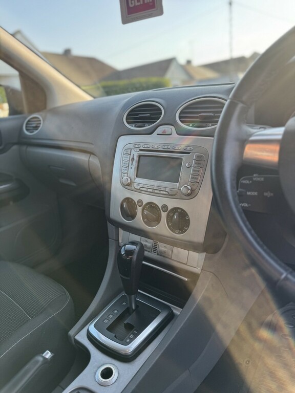 Ford Focus 1.6 Zetec Euro 5 White #16