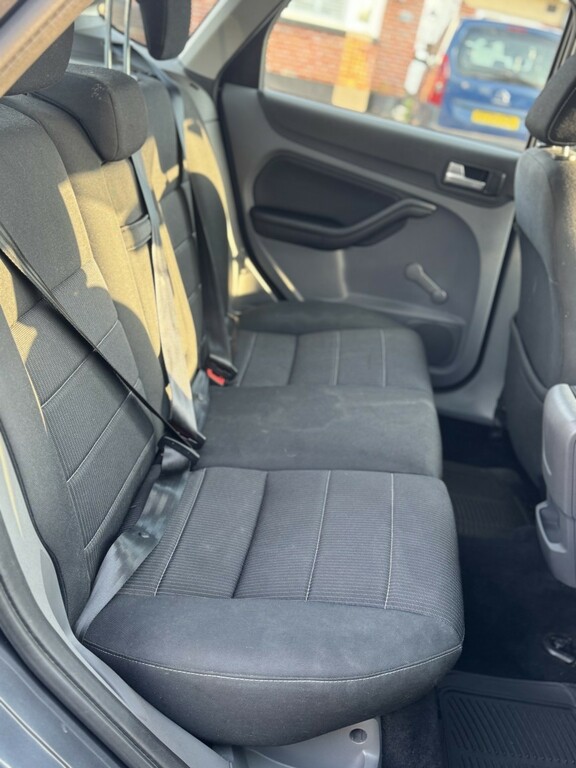 Ford Focus 1.6 Zetec Euro 5 White #12