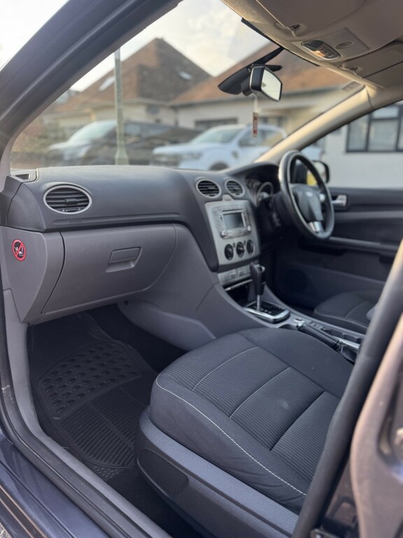 Ford Focus 1.6 Zetec Euro 5 White #14