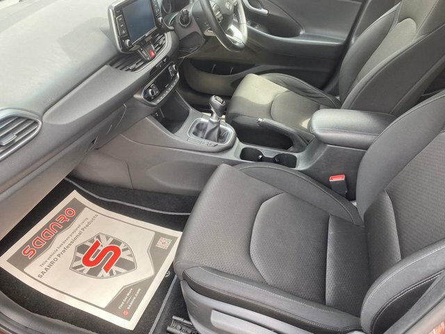 Hyundai I30 1.6Crdi Se Nav Tourer Black #8