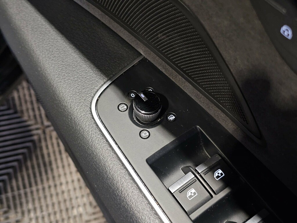 Audi A8 Saloon Black #21