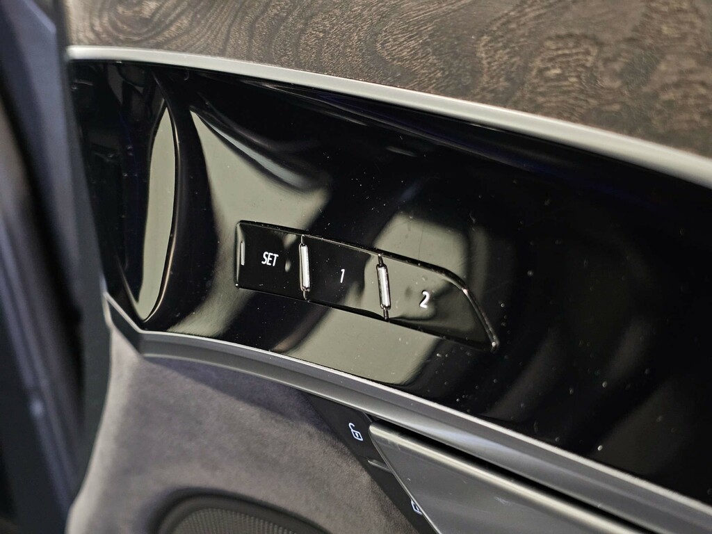 Audi A8 Saloon Black #18