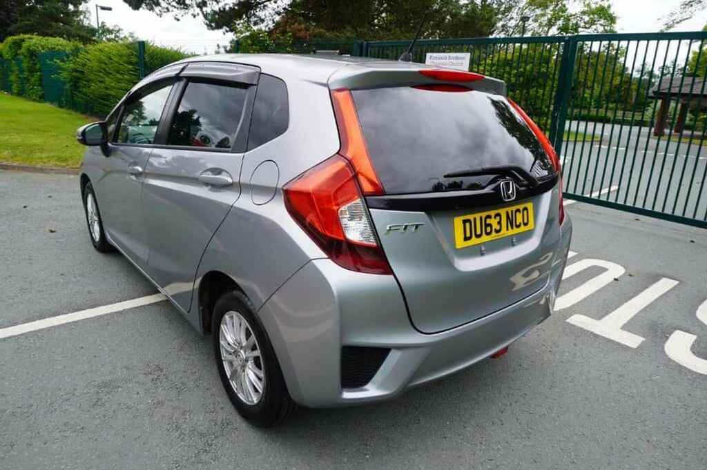 Honda Jazz Fit 1.3 Es Hatchback Miles DU63NCO Silver #5