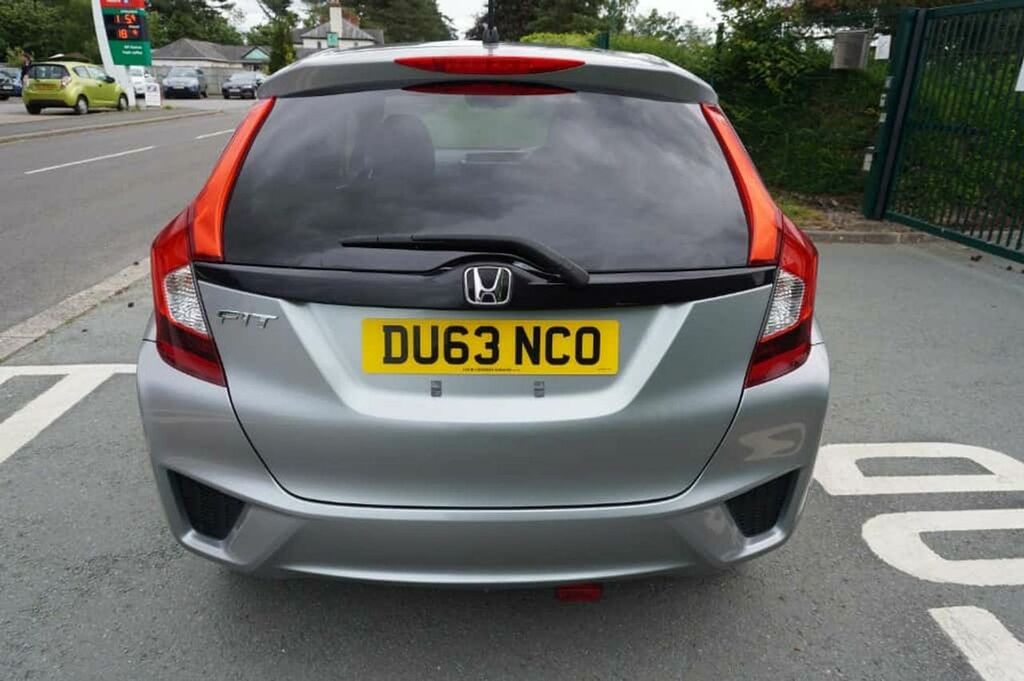 Honda Jazz Fit 1.3 Es Hatchback Miles DU63NCO Silver #6
