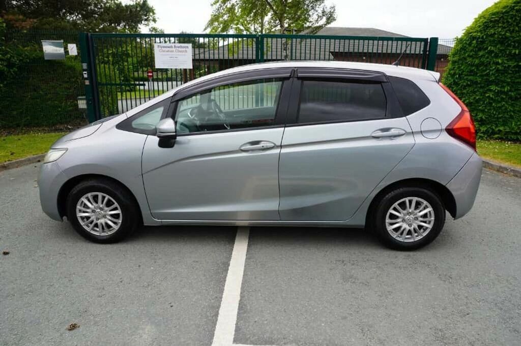 Honda Jazz Fit 1.3 Es Hatchback Miles DU63NCO Silver #4