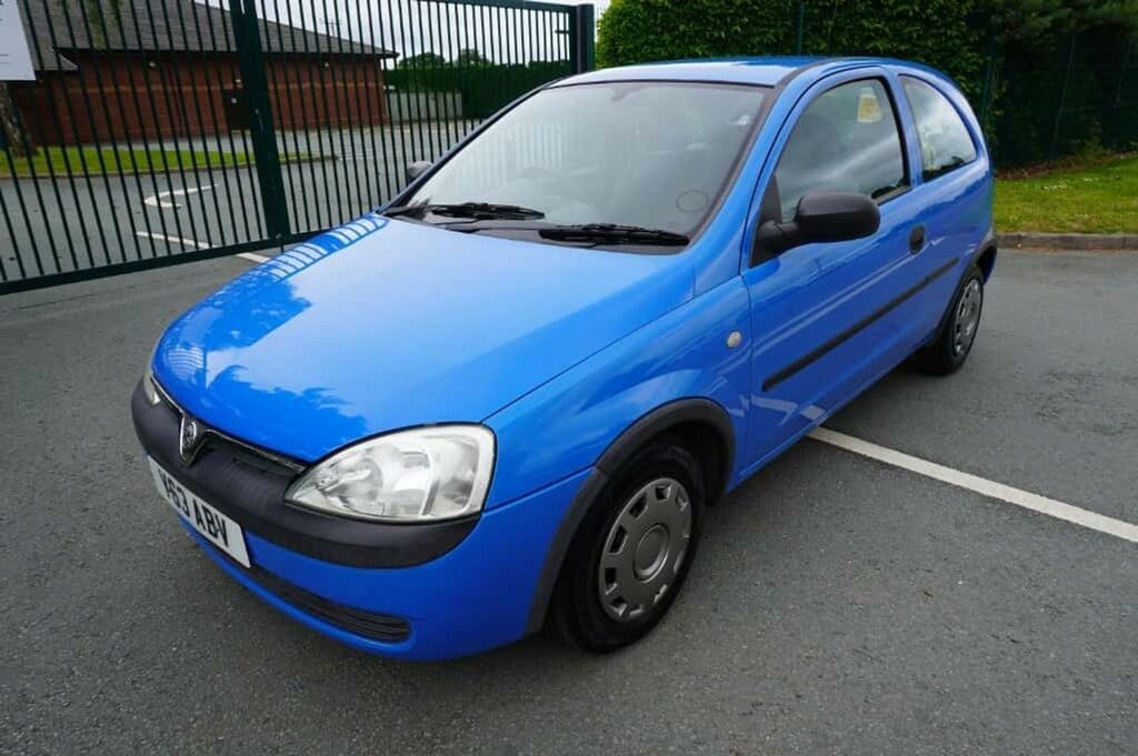 Vauxhall Corsa Comfort 16V Red #3