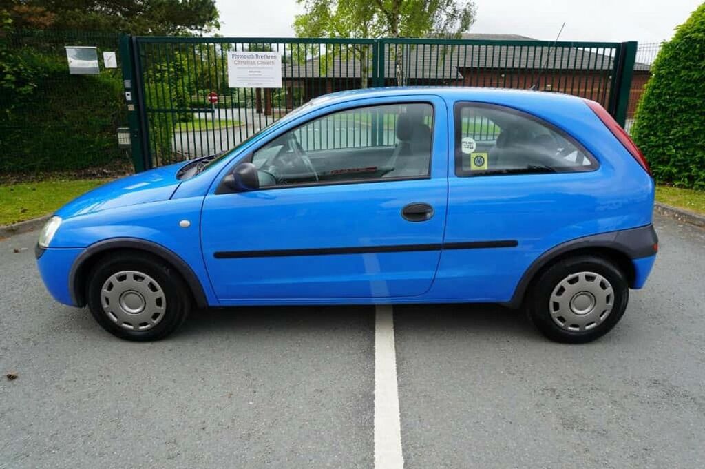 Vauxhall Corsa Comfort 16V Red #4