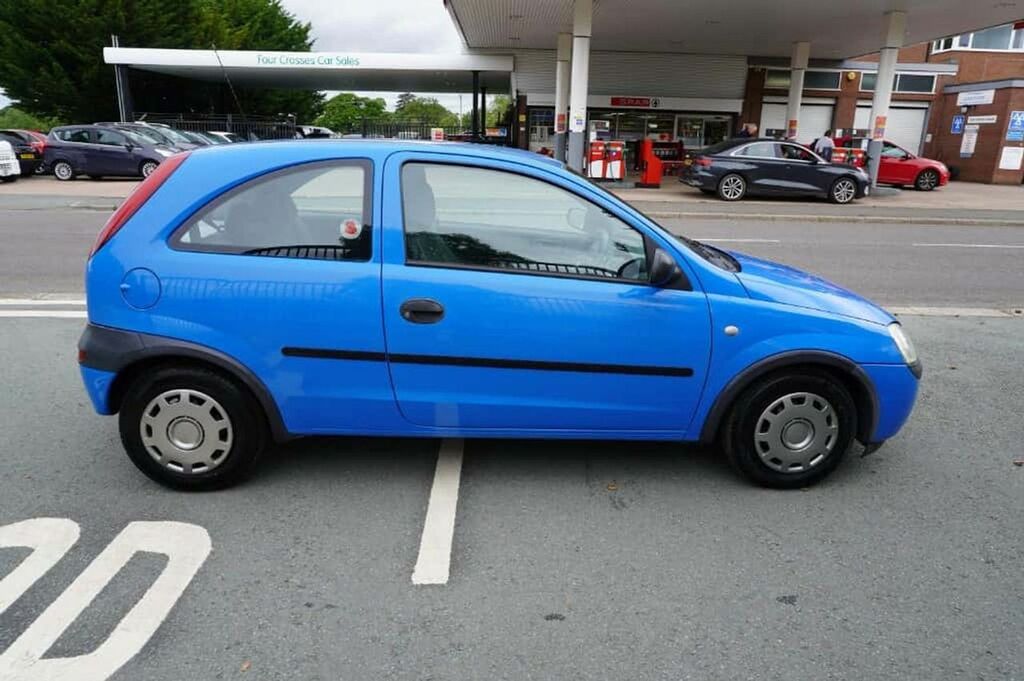 Vauxhall Corsa Comfort 16V Red #8
