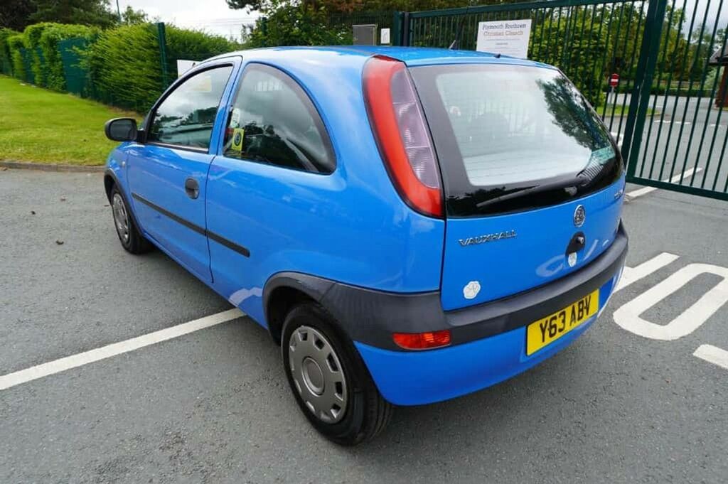 Vauxhall Corsa Comfort 16V Red #5