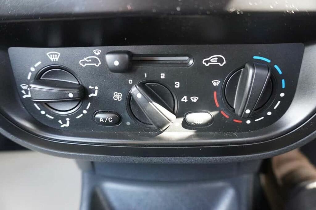 Citroen C3 1.4 Desire 73 Bhp Blue #17