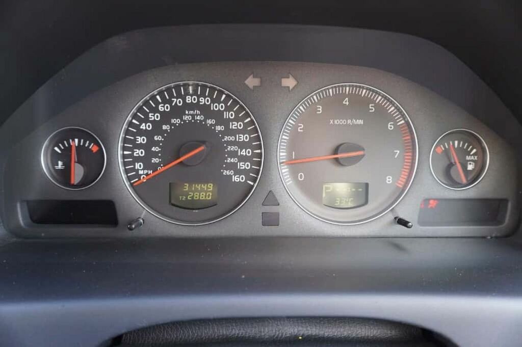 Volvo V70 2.4 Se 170 Bhp Full Volvo Service History Grey #16