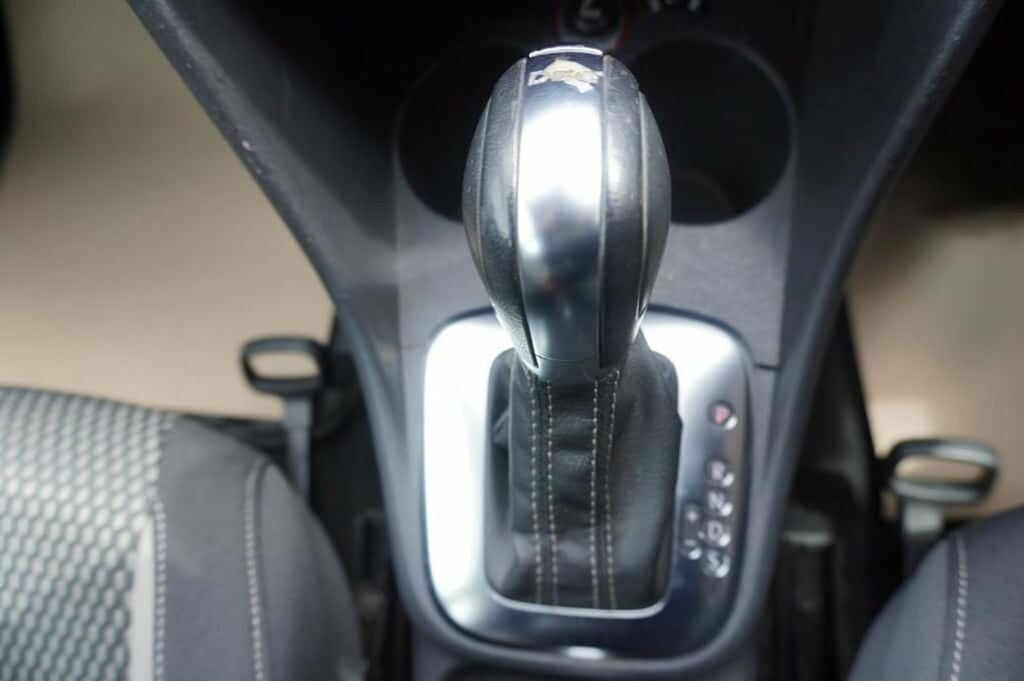 Volkswagen Polo Hatchback White #18