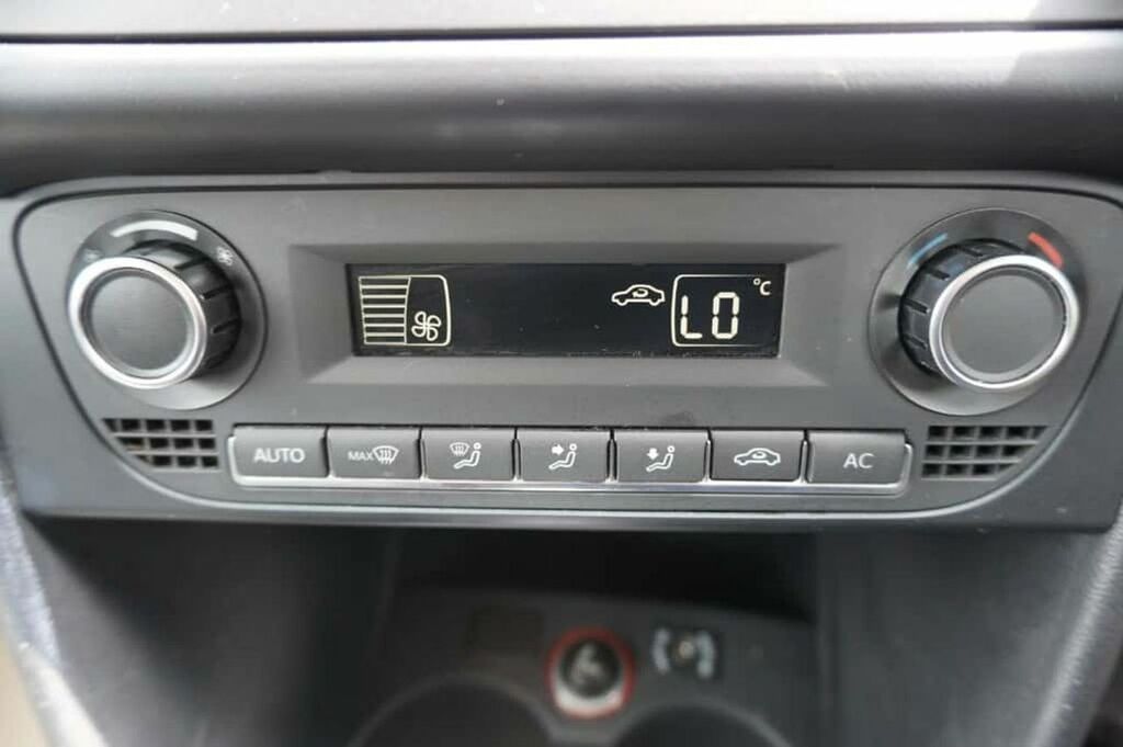 Volkswagen Polo Hatchback White #19